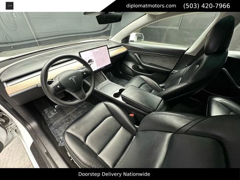 Used 2021 Tesla Model 3 Standard Range Plus image 17