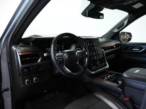 Used 2025 GMC Yukon Denali AWD/4WD image 39