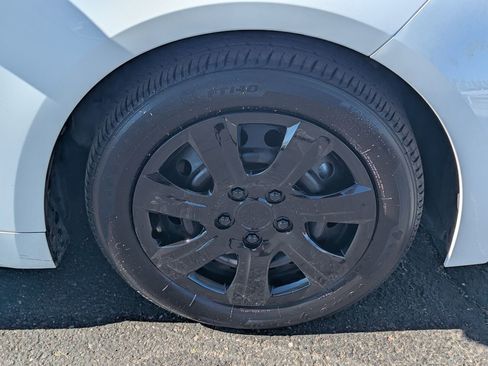 Used 2024 Toyota Corolla LE FWD image 31