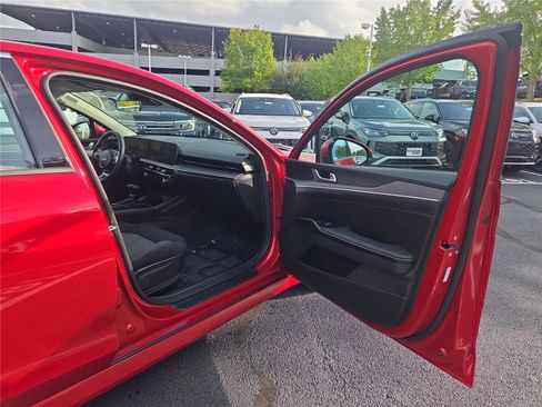 Used 2025 Kia K5 LXS image 28