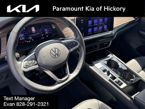 Used 2025 Volkswagen Atlas SEL AWD/4WD image 23