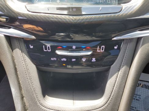 Used 2021 Cadillac XT6 Premium Luxury image 23