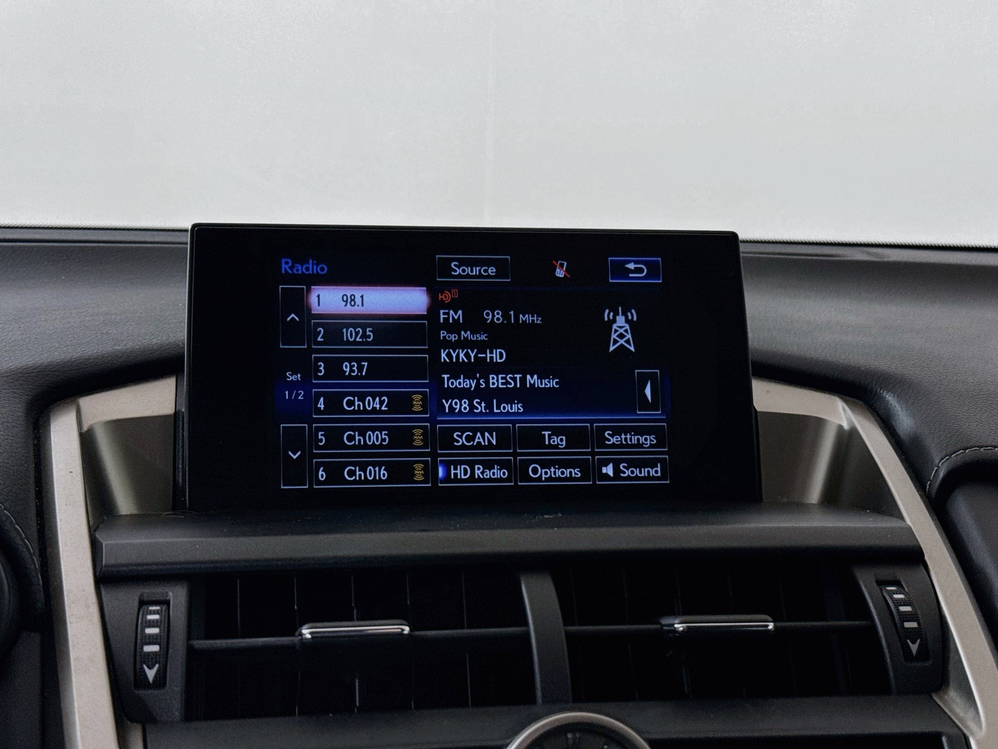 Used 2016 Lexus NX 200t AWD w/ Premium Package image 15