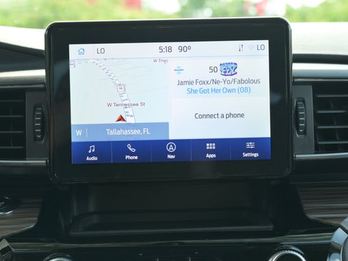 Used 2022 Ford Explorer Limited AWD/4WD image 19