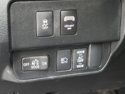 Used 2023 Toyota Tacoma TRD Off-Road w/ Black Out Package (TMS) image 5