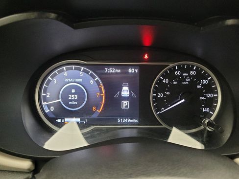 Used 2021 Nissan Versa SV FWD image 23