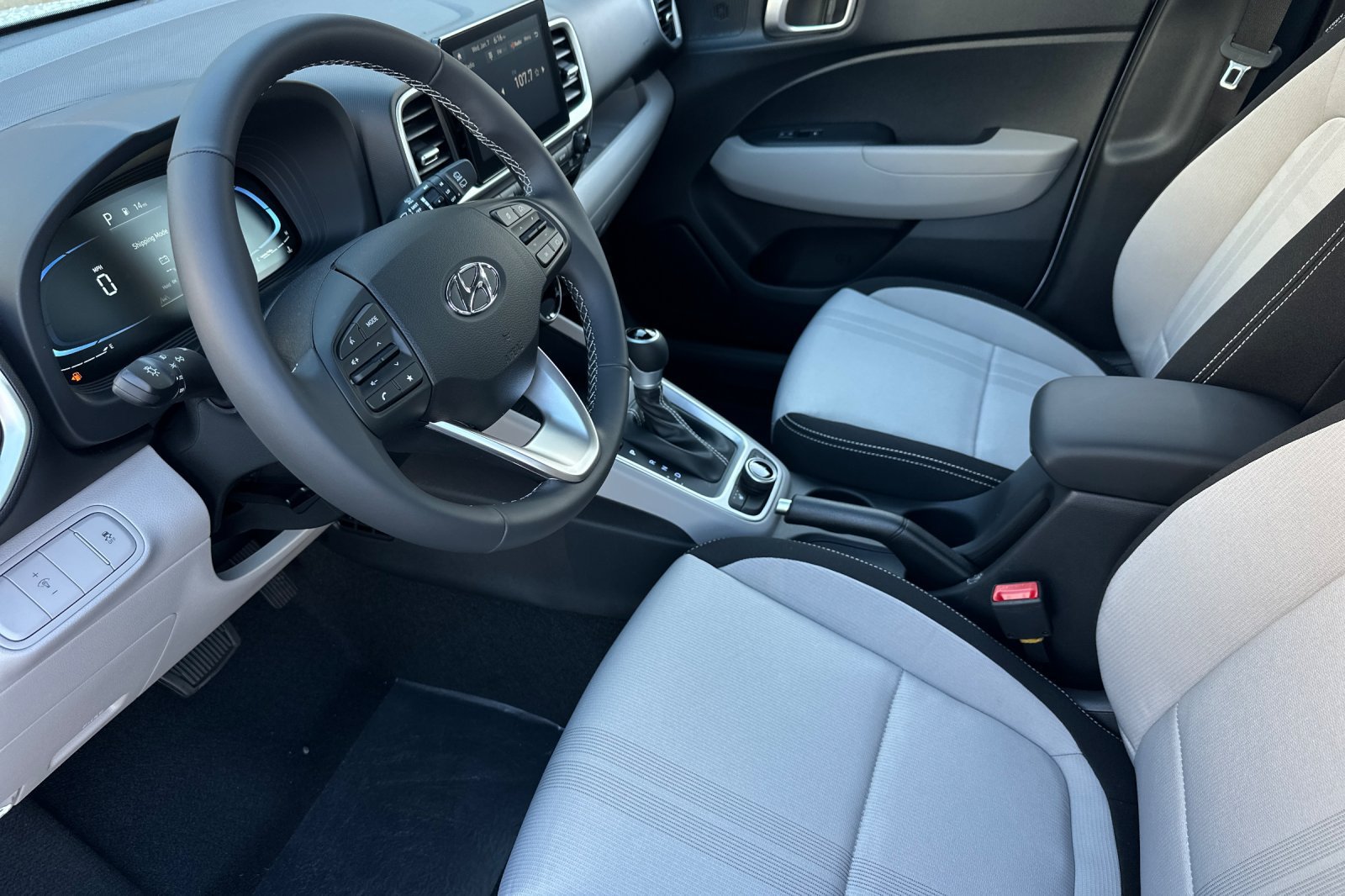 Used 2026 Hyundai Venue SEL FWD image 11