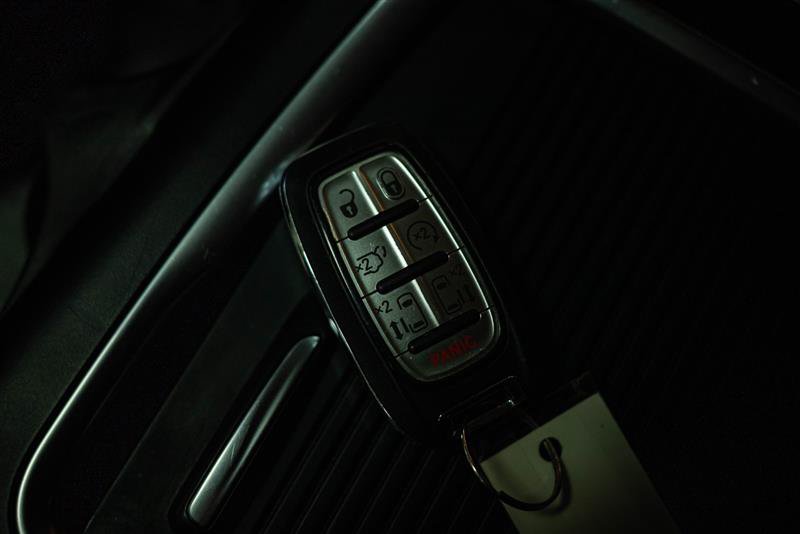 Used 2023 Chrysler Pacifica Touring-L FWD image 21