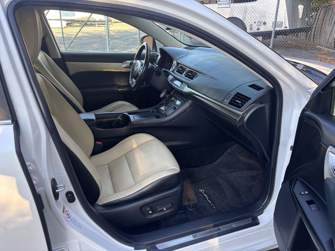 Used 2016 Lexus CT 200h w/ Seat Comfort Package FWD image 20