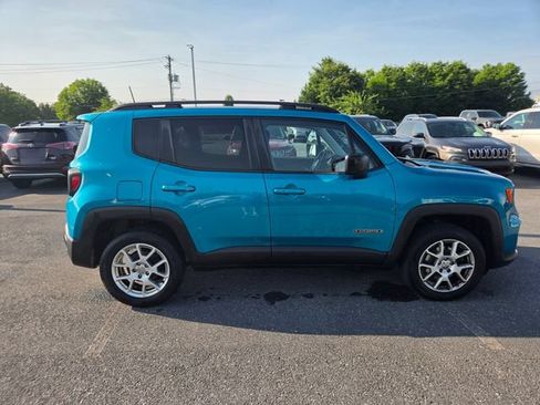 Used 2020 Jeep Renegade Sport w/ Sport Appearance Group AWD/4WD image 16