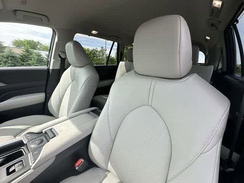 Used 2026 Toyota Grand Highlander AWD Hybrid image 15