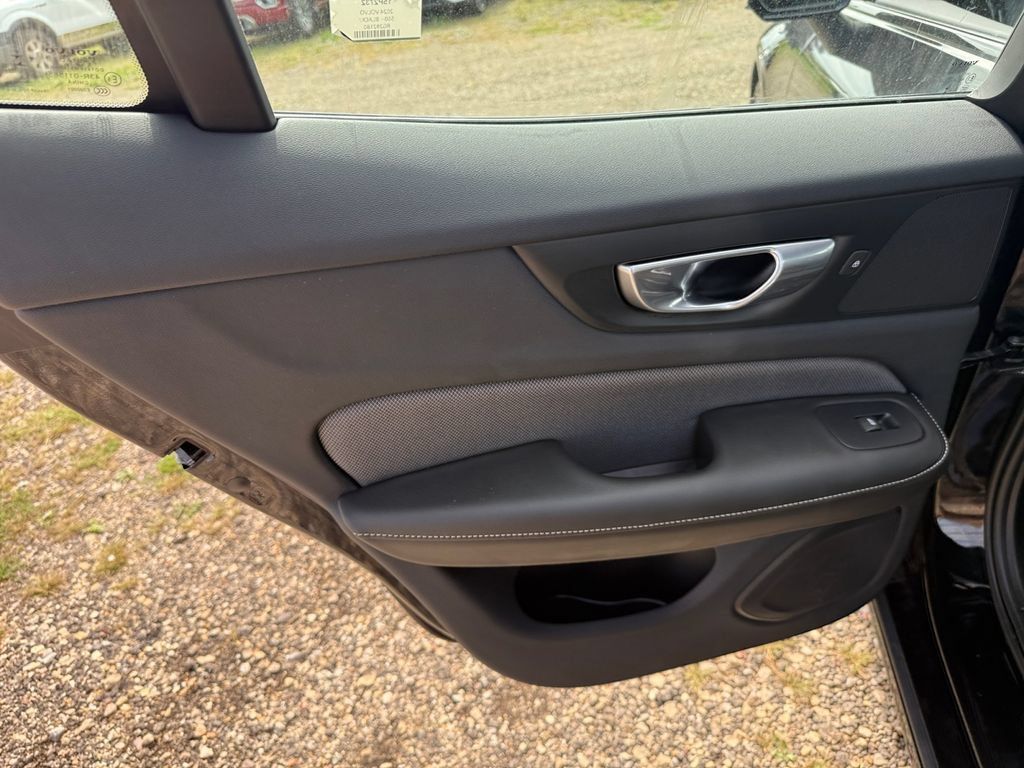 Used 2024 Volvo S60 B5 Plus FWD image 34