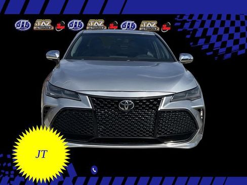 Used 2019 Toyota Avalon Touring image 2