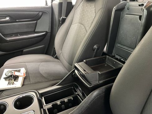 Used 2014 GMC Acadia SLE FWD image 34
