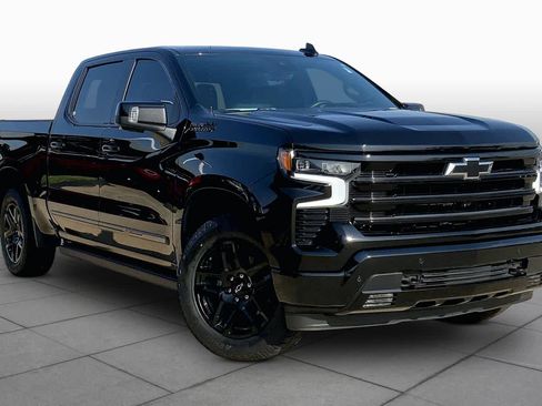 Certified 2024 Chevrolet Silverado 1500 High Country w/ Midnight Edition AWD/4WD image 3