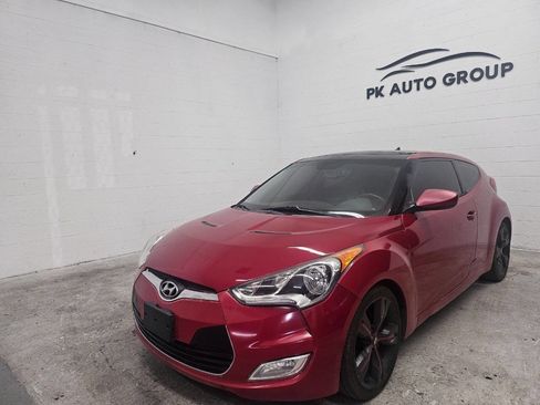 Used 2012 Hyundai Veloster w/ Tech Pkg image 2