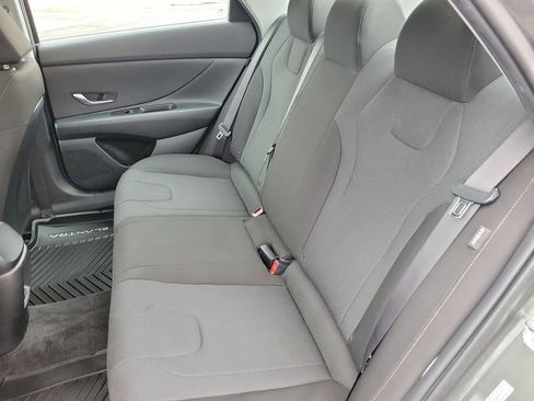 Used 2024 Hyundai Elantra SE FWD image 13