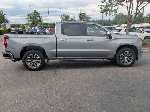 Used 2023 Chevrolet Silverado 1500 LT AWD/4WD image 10