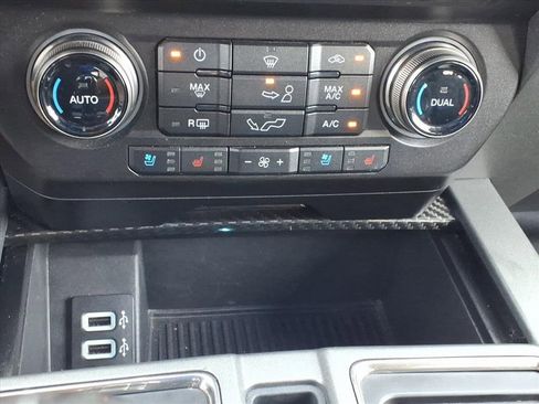 Used 2018 Ford F150 Raptor w/ Equipment Group 802A Luxury image 29