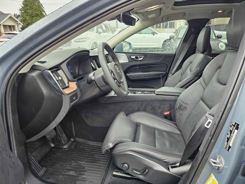 Certified 2023 Volvo XC60 B6 Ultimate w/ Protection Package Premier image 23