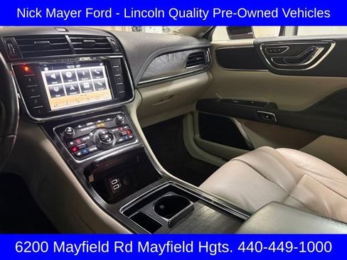 Used 2017 Lincoln Continental Select w/ Climate Package image 12
