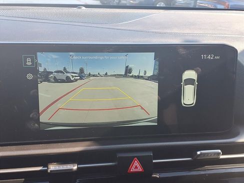 New 2026 Kia Sportage EX w/ EX Panorama Roof Package image 4