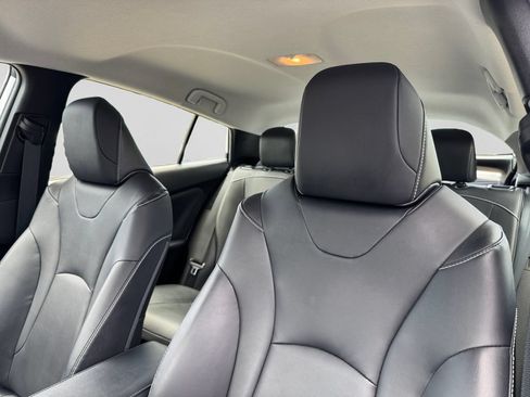 Used 2021 Toyota Prius Prime Limited FWD image 18