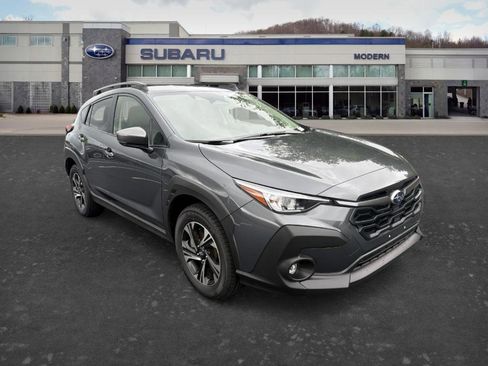 Used 2024 Subaru Crosstrek 2.0i Premium w/ Crosstrek Mirror Package AWD/4WD image 3