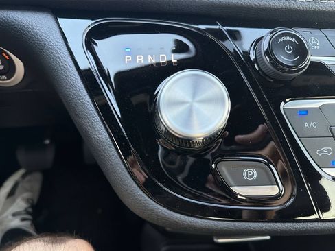 New 2026 Chrysler Pacifica Select FWD image 23