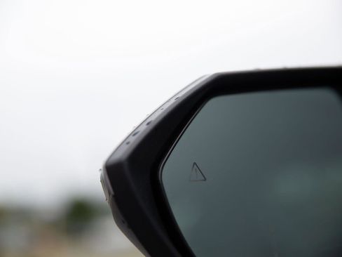 Used 2025 Hyundai Elantra SE image 10