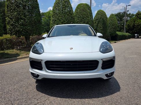Used 2016 Porsche Cayenne AWD/4WD image 8