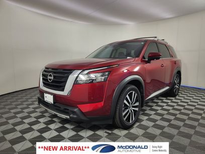 Used 2024 Nissan Pathfinder Platinum w/ Cargo Package