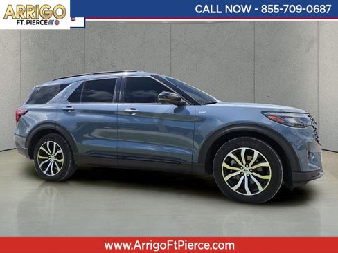 Used 2025 Ford Explorer ST-Line RWD image 1