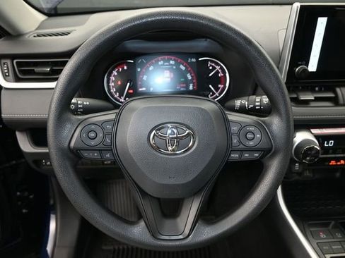 Used 2025 Toyota RAV4 XLE w/ Convenience Package FWD image 5