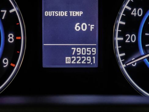 Used 2013 INFINITI G37 Sport image 21