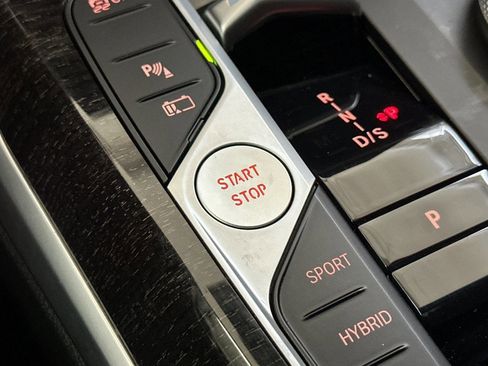 Certified 2023 BMW 330e 330e w/ Premium Package image 18