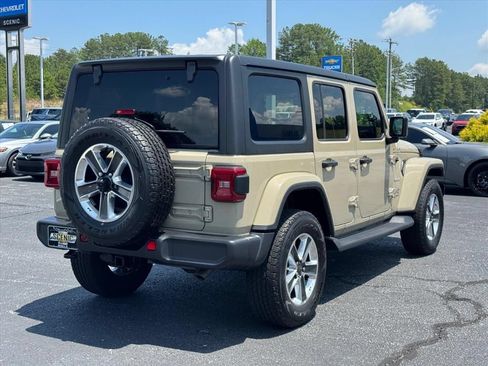 Used 2022 Jeep Wrangler Unlimited Sahara w/ LED Lighting Group AWD/4WD image 3