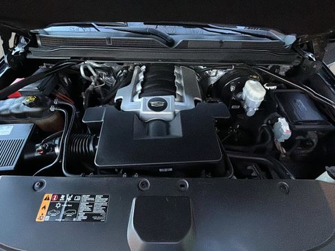 Used 2017 Cadillac Escalade Luxury image 13