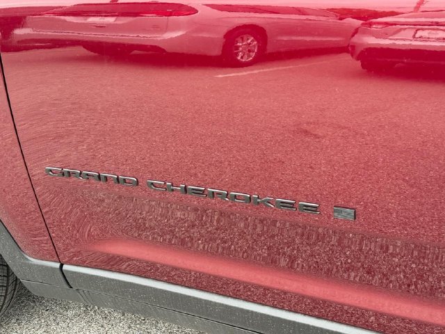 New 2026 Jeep Grand Cherokee Altitude AWD/4WD image 8