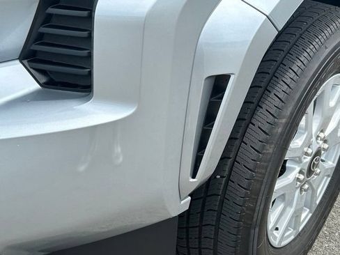 Used 2025 Toyota Tacoma SR5 AWD/4WD image 14