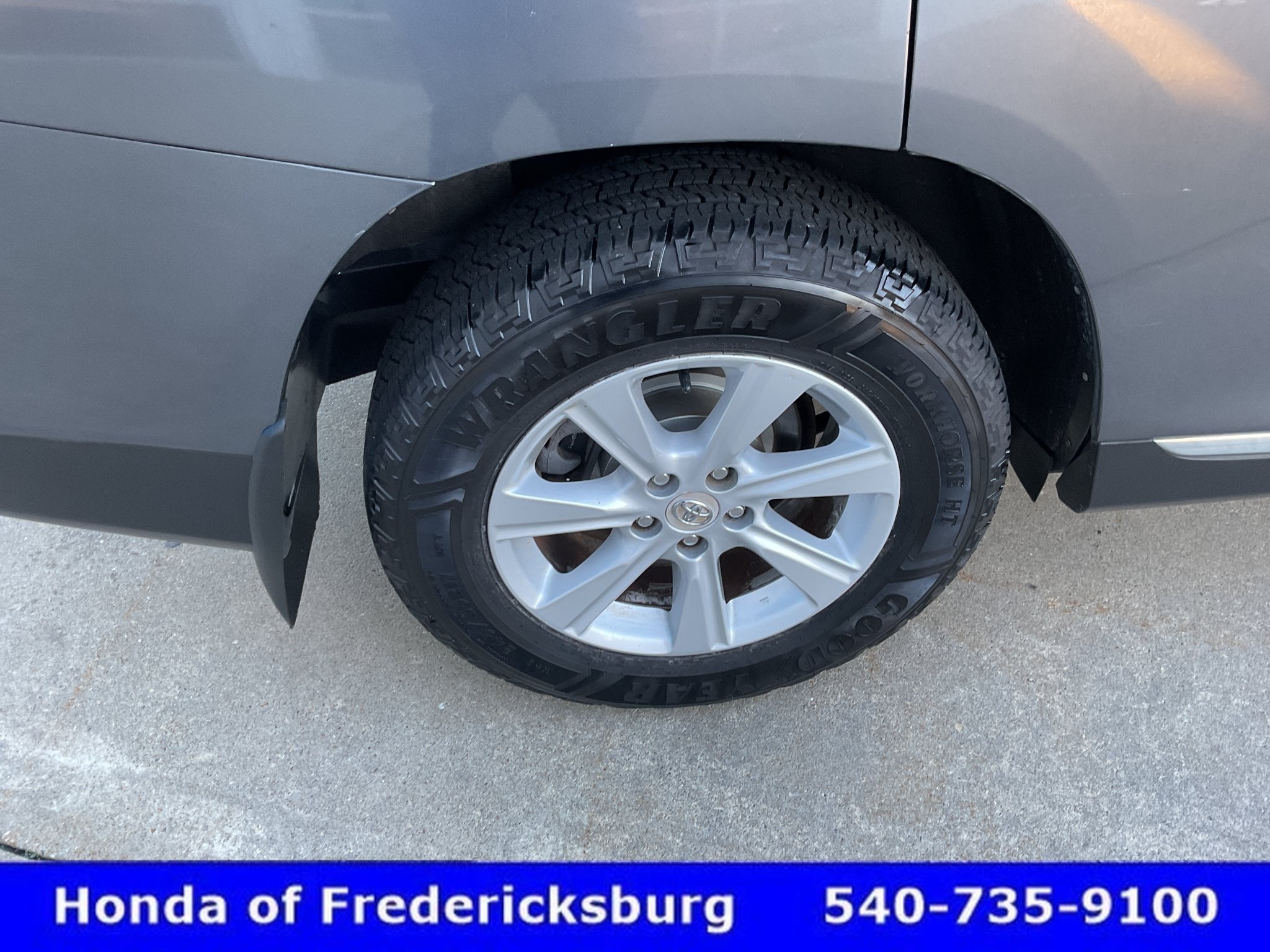 Used 2011 Toyota Highlander SE w/ Convenience Pkg AWD/4WD image 12