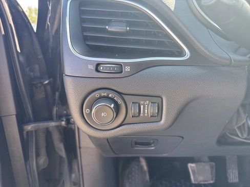 Used 2020 Jeep Cherokee Trailhawk w/ Cold Weather Group AWD/4WD image 20