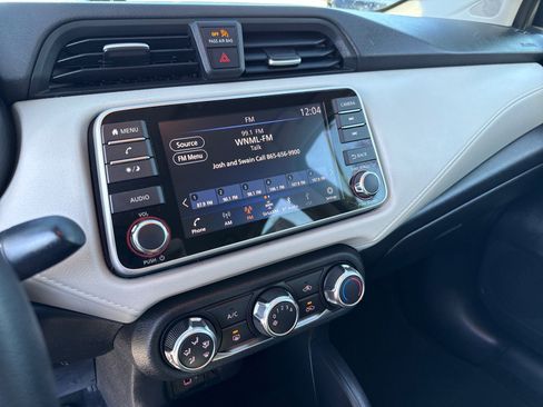 Used 2022 Nissan Versa SV image 17