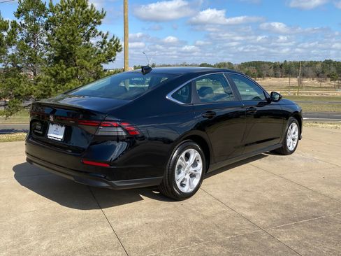 Used 2025 Honda Accord LX image 6
