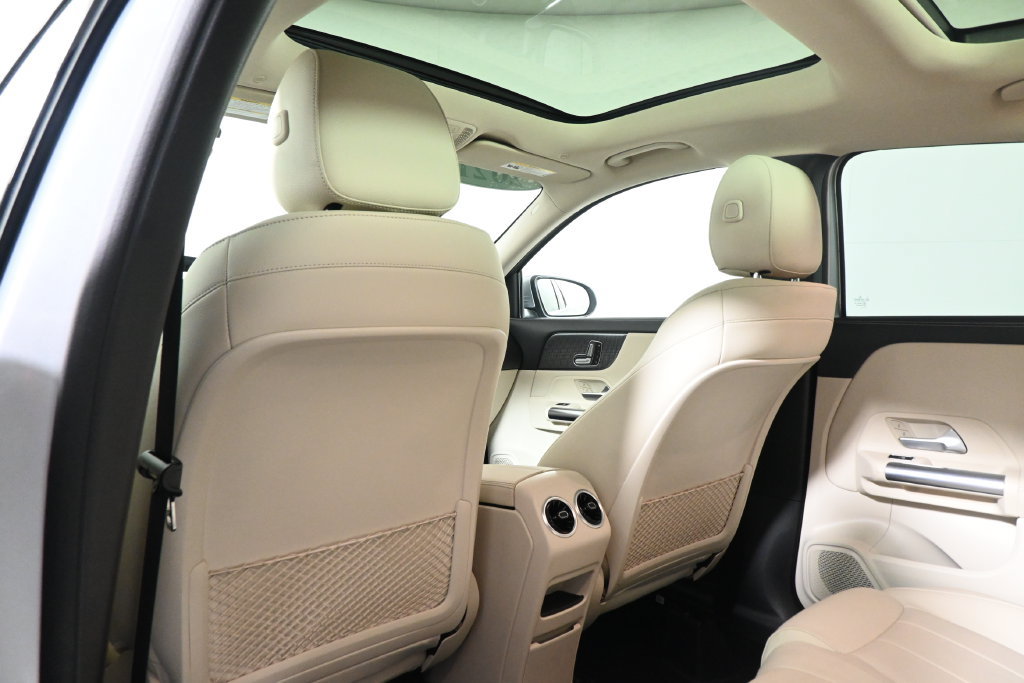 Used 2021 Mercedes-Benz GLA 250 4MATIC image 31