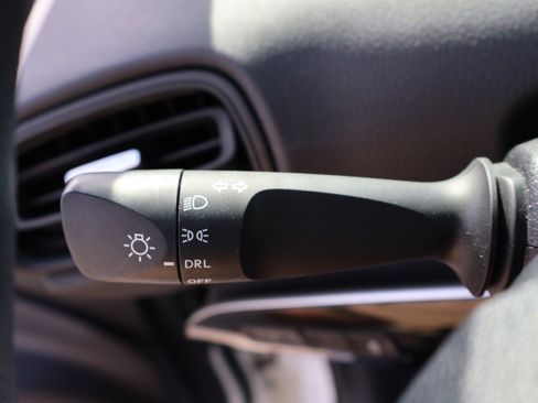 Used 2021 Toyota Prius L Eco FWD image 44