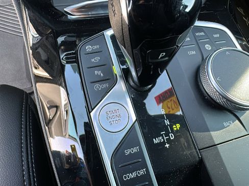 Used 2025 BMW X4 xDrive30i w/ Premium Package image 17