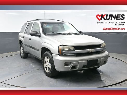 Used 2005 Chevrolet TrailBlazer LS w/ LS Preferred Equipment Group AWD/4WD image 1