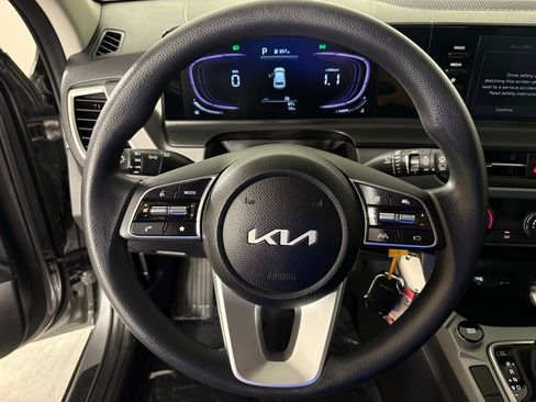 New 2026 Kia Seltos LX FWD image 18