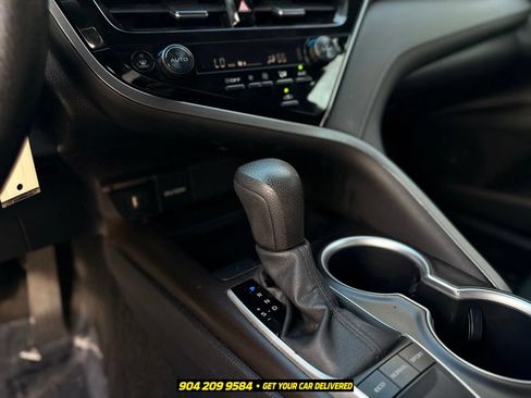 Used 2022 Toyota Camry LE FWD image 15